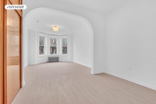 60-69-69 68th Rd in Queens, NY - Building Photo