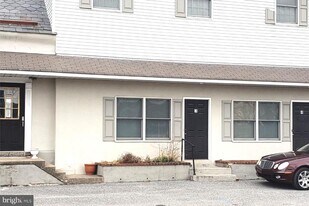 121 S 3rd St in Oxford, PA - Building Photo