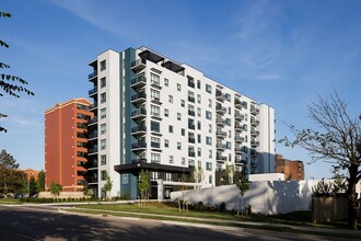 101 Base Line Road West in London, ON - Building Photo - Building Photo