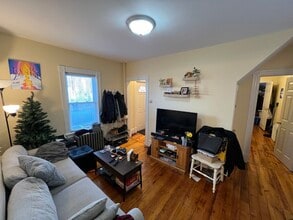 9 White St, Unit R in Cambridge, MA - Building Photo - Building Photo