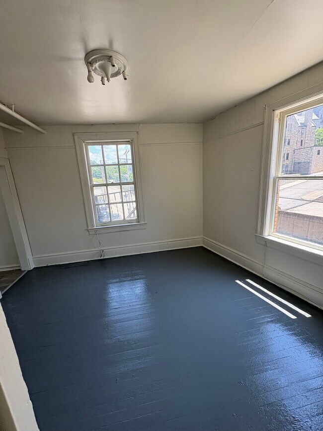 30 N Gallatin Ave in Uniontown, PA - Building Photo - Building Photo