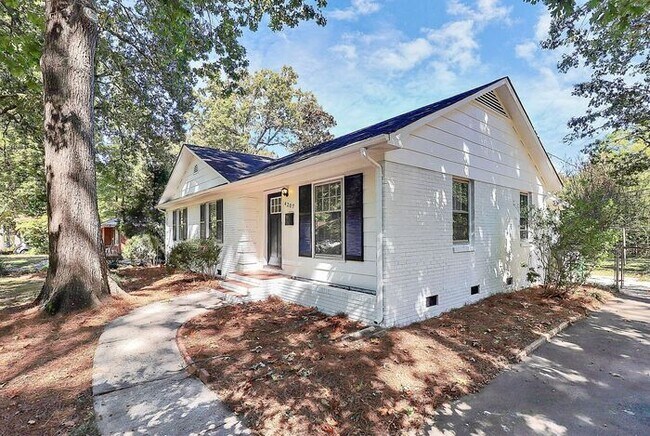 4207 Irvington Dr in Charlotte, NC - Building Photo - Building Photo