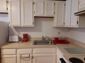 144 Jamestown Ter in Rochester, NY - Building Photo - Building Photo