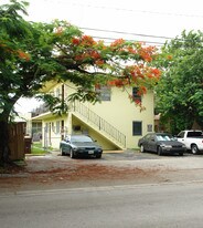 2130 NW 28th St in Miami, FL - Building Photo