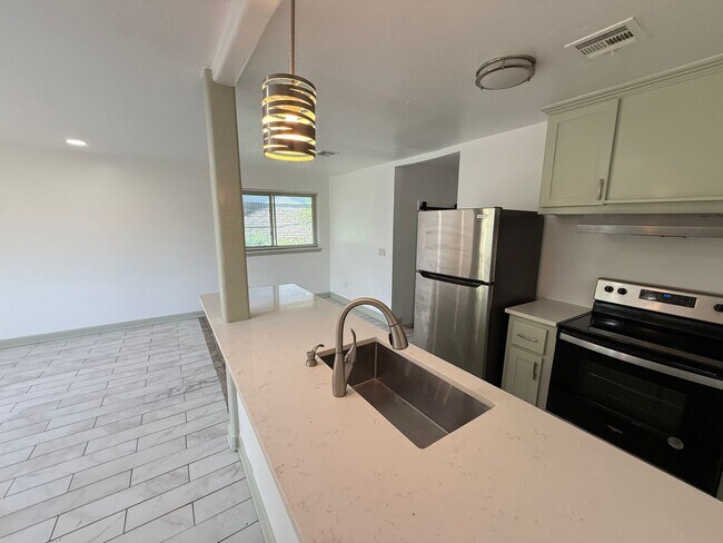 1100 Straka Terrace in Oklahoma City, OK - Building Photo - Building Photo