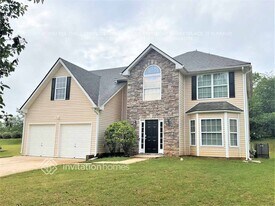 211 Nadia Ct in Locust Grove, GA - Building Photo
