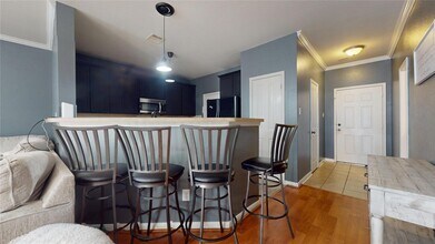 8030 Singing Sonnet Ln in Houston, TX - Building Photo - Building Photo