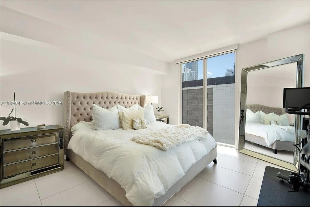 31 SE 6th St, Unit 1201 in Miami, FL - Foto de edificio