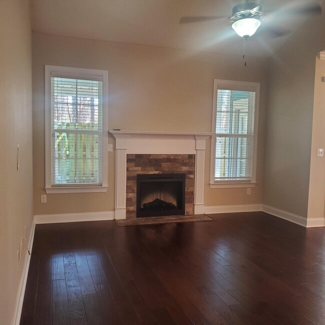 185 Broxten Dr in North Augusta, SC - Foto de edificio - Building Photo