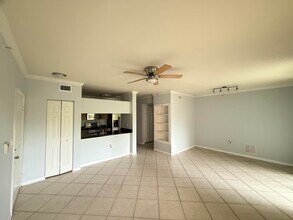 6556 Emerald Dunes Dr in Royal Palm Beach, FL - Building Photo - Building Photo