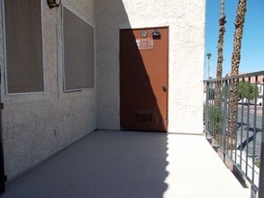 3681 Melonies Dr in Las Vegas, NV - Building Photo - Building Photo
