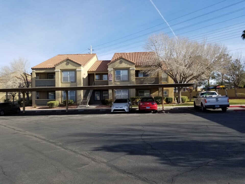 2300 E Silverado Ranch Blvd, Unit 2035 in Las Vegas, NV - Building Photo