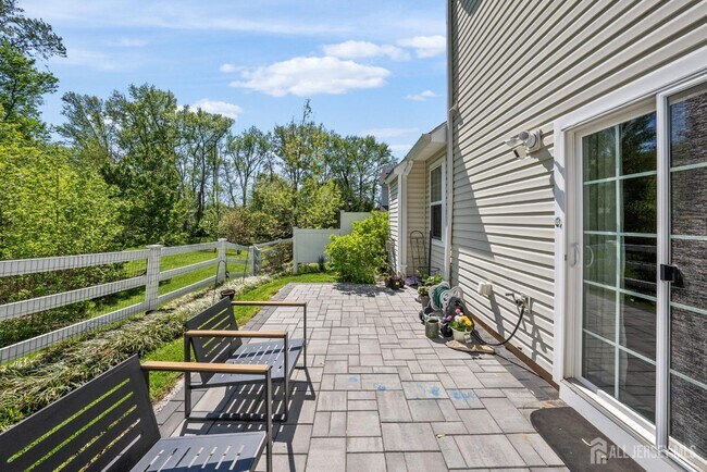 133 Savoth Ln in Woodbridge Township, NJ - Building Photo - Building Photo