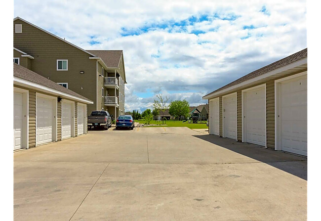 Stonewood Apartments in Grand Forks, ND - Foto de edificio - Building Photo