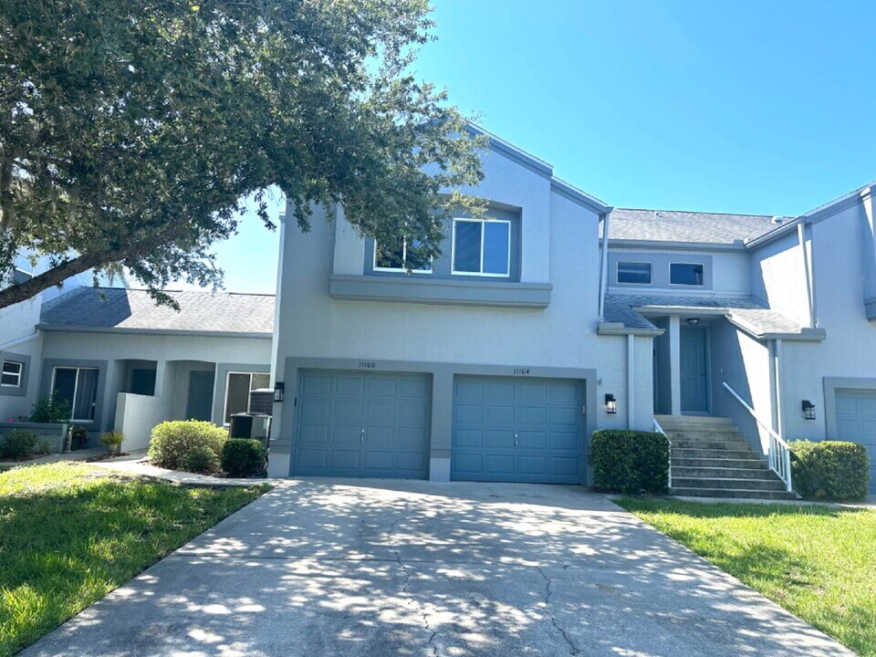 11164 W Cove Harbor Dr in Crystal River, FL - Building Photo