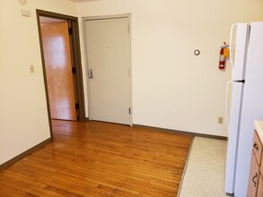 123 W Nittany Ave in State College, PA - Building Photo - Building Photo