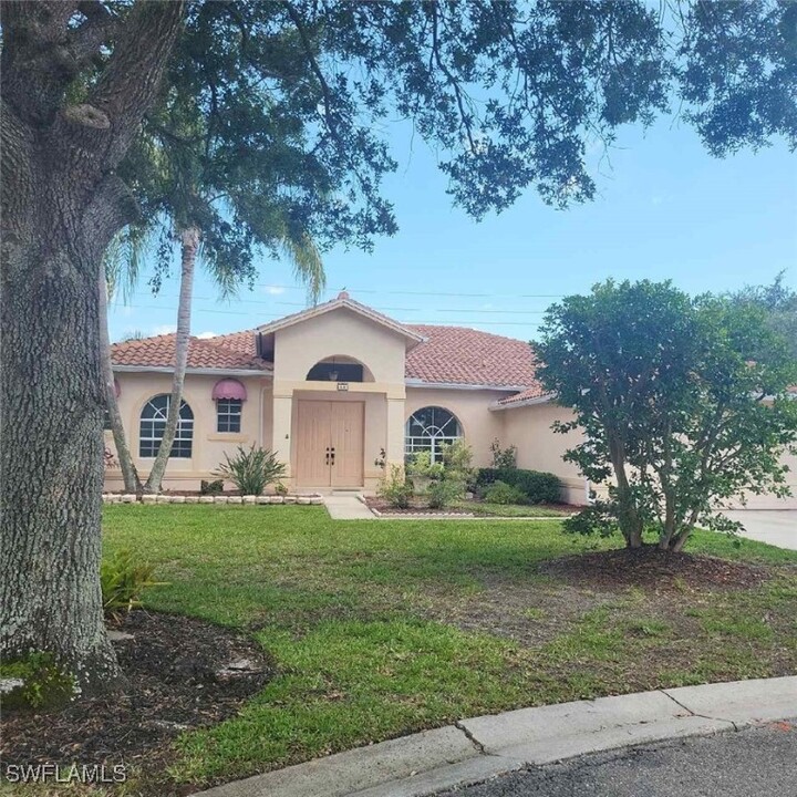 738 Indian Creek Ct in Naples, FL - Building Photo