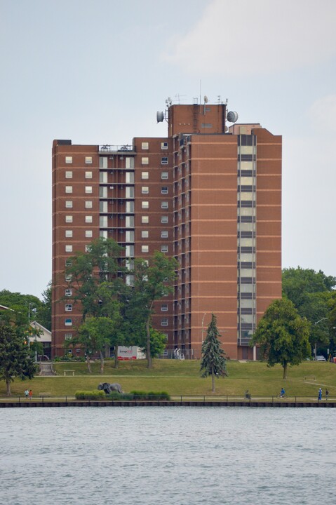 140 Bridge Ave in Windsor, ON - Building Photo