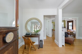 32 Hopkins Rd in Arlington, MA - Building Photo - Building Photo