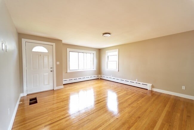 1305 Salem St in Malden, MA - Building Photo - Building Photo