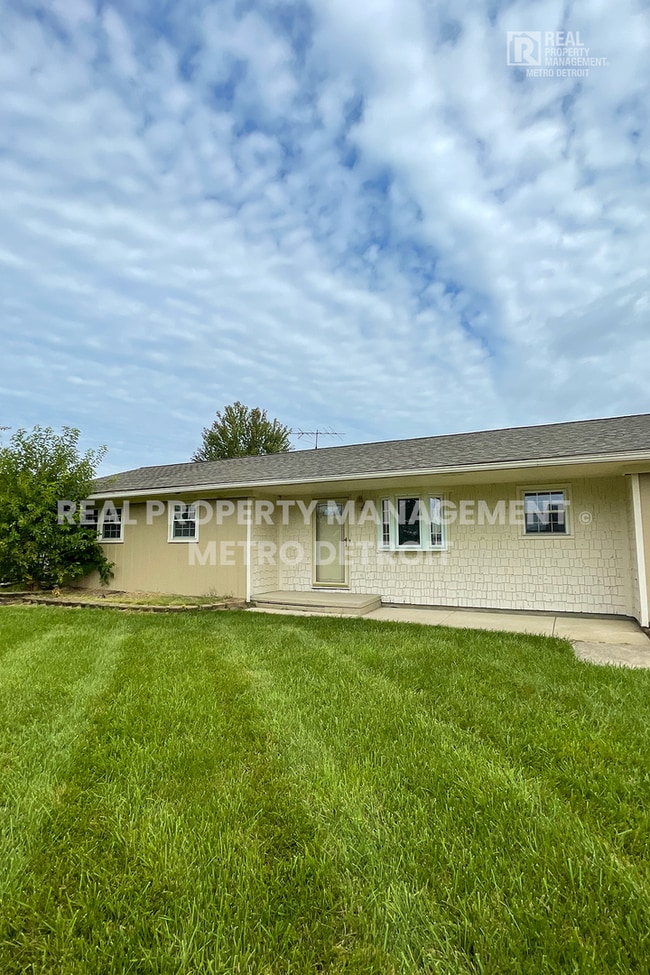 20875 Miles S in Clinton Township, MI - Building Photo - Building Photo