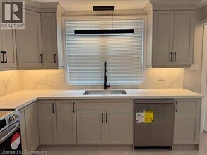 459 Bridgeport Rd in Kitchener, ON - Building Photo - Building Photo