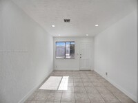 708 N 20th Ave, Unit 1-2 in Hollywood, FL - Foto de edificio - Building Photo