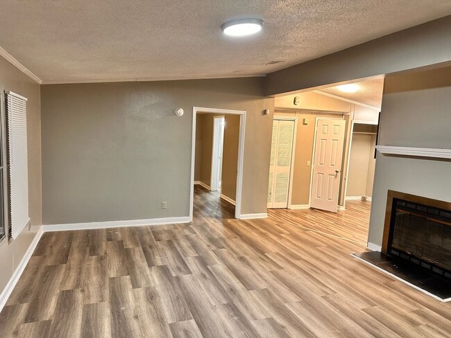 4094 Nashville Dr in Fayetteville, NC - Building Photo - Building Photo