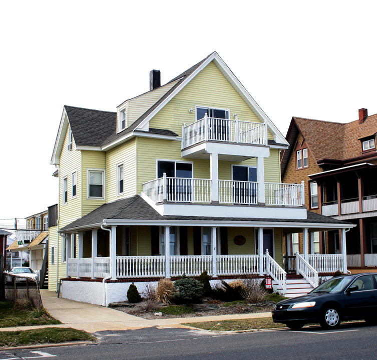 904 Ocean Ave in Belmar, NJ - Foto de edificio