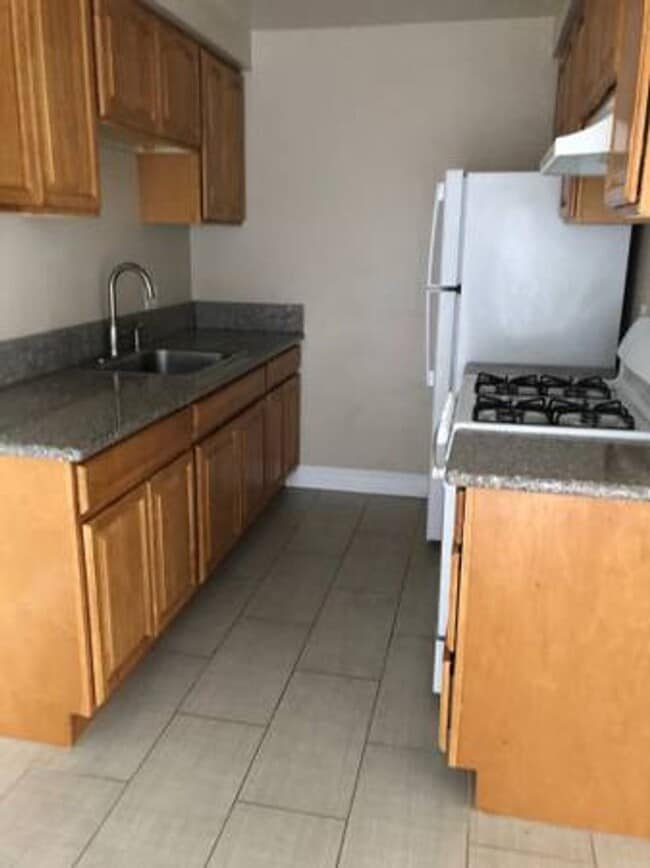 541 Nevin Ave in Richmond, CA - Building Photo - Building Photo