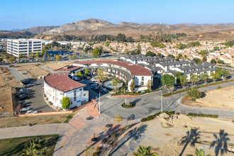 4261 Odyssey Dr in Corona, CA - Foto de edificio - Building Photo