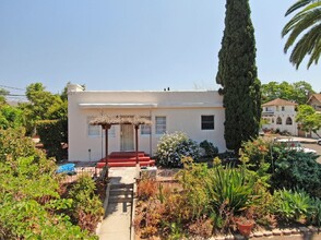 3076 Beech St in San Diego, CA - Foto de edificio - Building Photo