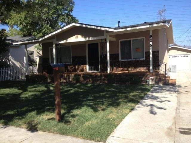 926 N Maple St in Burbank, CA - Foto de edificio