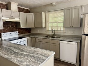 317 Forest Grove Ave in Jacksonville, NC - Building Photo - Building Photo