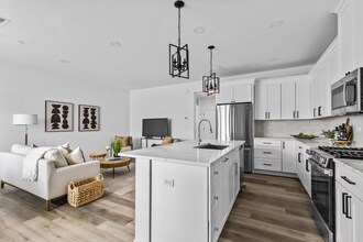 345-363 W Bauer Rd in Naperville, IL - Building Photo - Building Photo