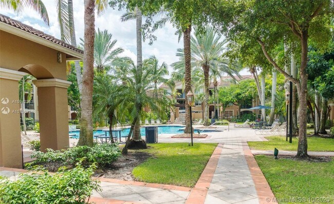 7940 N Nob Hill Rd-Unit -107 in Tamarac, FL - Building Photo - Building Photo