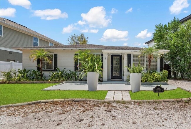 property at 3606 W Royal Palm Cir
