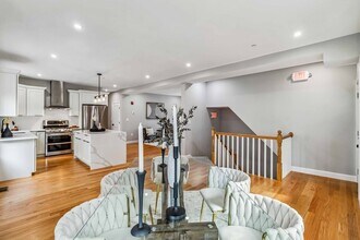 16 Alston St in Somerville, MA - Building Photo - Building Photo