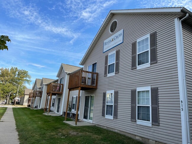 River Cross in Lafayette, IN - Foto de edificio - Building Photo