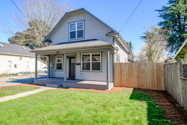 380 24th St NE in Salem, OR - Building Photo - Building Photo