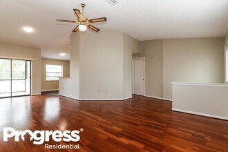 11479 Cavern Rd in Spring Hill, FL - Foto de edificio - Building Photo
