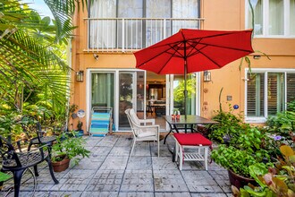 1810 Bald Eagle Dr, Unit 1810 A in Naples, FL - Foto de edificio - Building Photo