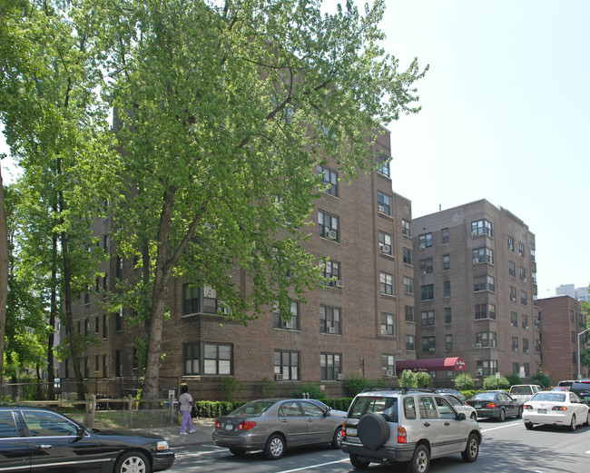 The Winton in White Plains, NY - Building Photo - Building Photo