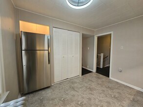 396 W Clements Bridge Rd, Unit Two in Runnemede, NJ - Building Photo - Building Photo