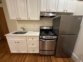 11 Englewood Ave in Brookline, MA - Building Photo - Building Photo