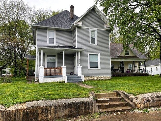 property at 625 W Lynn St