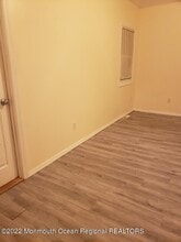 683 Mantoloking Rd in Brick, NJ - Building Photo - Building Photo