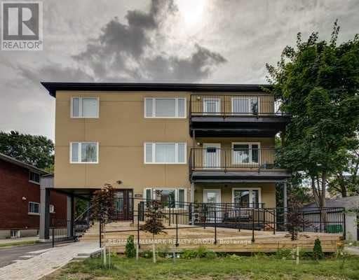 324-324 Currell Ave