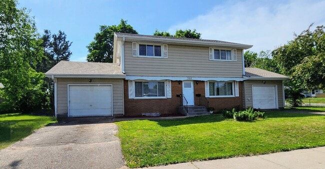 property at 7515 Cloman Way E