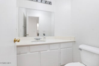 663 Avenida Magdalena in Camarillo, CA - Building Photo - Building Photo